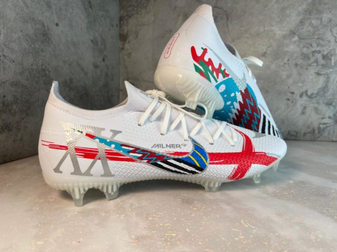 Бутсы Nike Phantom GT2 Elite FG белые