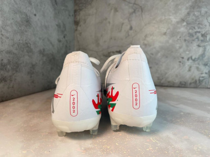 Бутсы Nike Phantom GT2 Elite FG белые