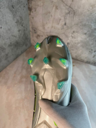 Бутсы Adidas Predator Edge.1 FG. серые