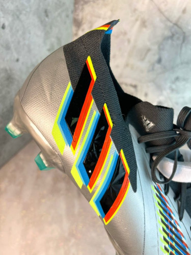 Бутсы Adidas Predator Edge.1 FG. серые