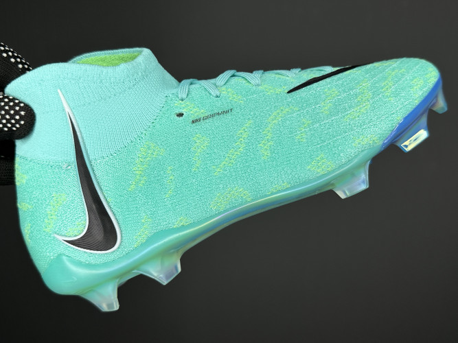 Футбольные бутсы Nike Phantom Luna FG, 121