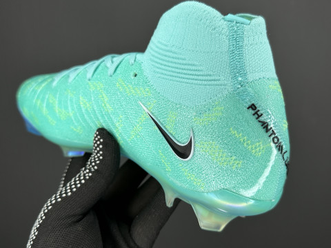 Футбольные бутсы Nike Phantom Luna FG, 121