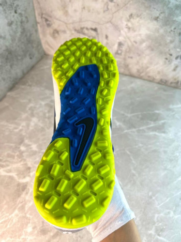 Сороконожки (Шиповки) Nike Phantom GT2 TF белый/синий/желтый