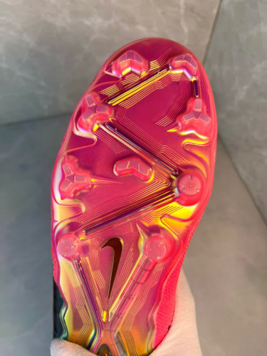 Бутсы Nike Phantom GX Elite FG розовый/черный