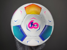 Футбольный мяч Бундеслиги белый