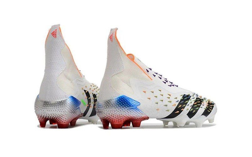Бутсы Adidas Predator Freak+ FG белые