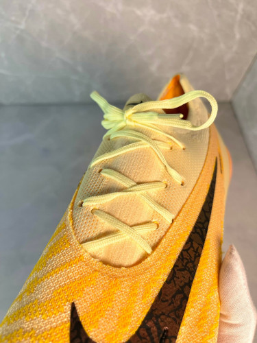 Бутсы Nike Phantom GX Elite FG желтые (без носка).