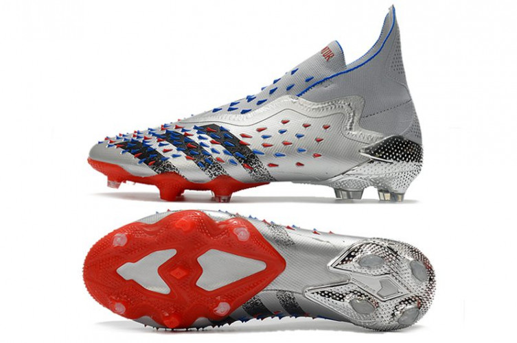 Бутсы Adidas Predator Freak+ FG серебряные