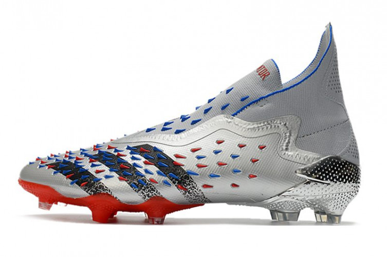 Бутсы Adidas Predator Freak+ FG серебряные