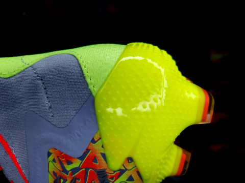 Футбольные бутсы Adidas Predator Freak+ FG, 12