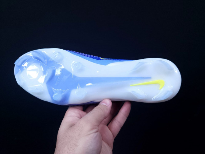 Футбольные бутсы Nike Phantom GX VI - FG