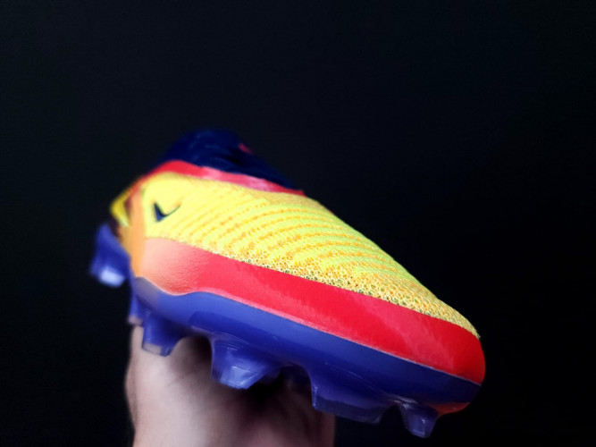 Футбольные бутсы Nike Phantom GX VI - FG