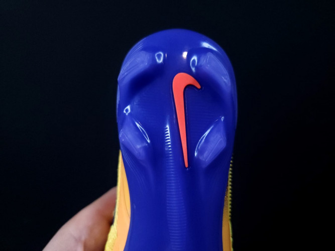 Футбольные бутсы Nike Phantom GX VI - FG