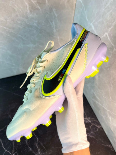 Бутсы Nike Tiempo Legend 9 Elite FG молочный/голубой