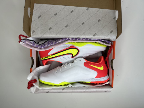 Сороконожки для футбола Nike React Tiempo Legend 9 Pro TF, 1