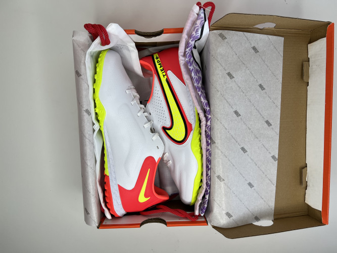 Сороконожки для футбола Nike React Tiempo Legend 9 Pro TF, 1