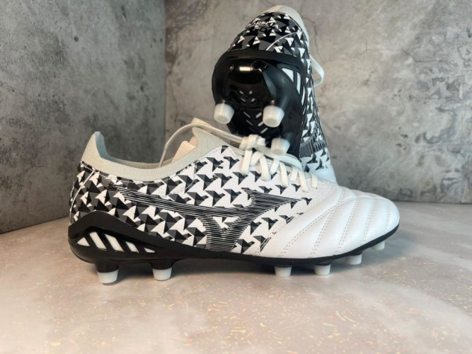 Бутсы Mizuno morelia neo 3 FG черно-белые
