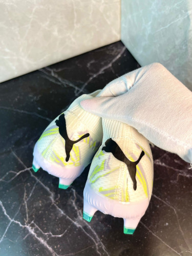 Бутсы Puma Future Ultimate FG белый/серый