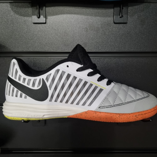 Бутсы зальные NIKE LUNARGATO II