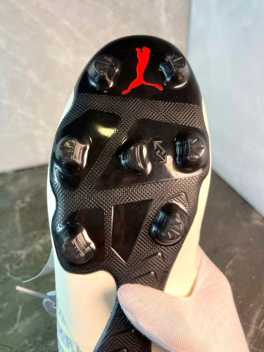 Бутсы Puma Future Z 1.3 FG белый/серый