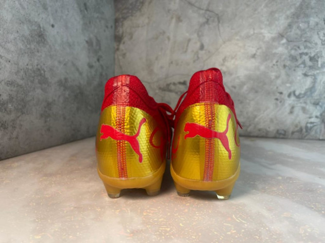 Бутсы Puma Future Z 1.3 FG красный/золото