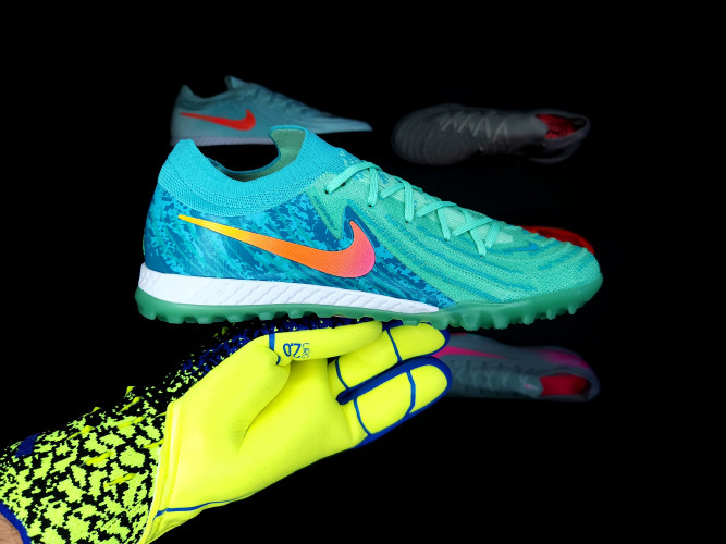 Сороконожки Nike Phantom GX 2 Elite TF