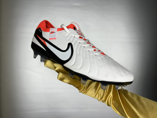 Футбольные бутсы Nike Tiempo Legend 10 Elite FG, 330
