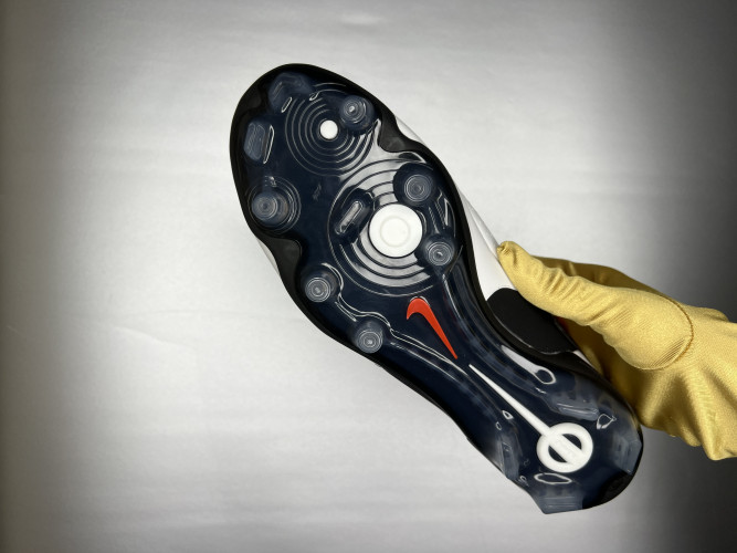 Футбольные бутсы Nike Tiempo Legend 10 Elite FG, 330