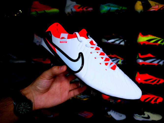 Футбольные бутсы Nike Tiempo Legend 10 Elite FG, 330