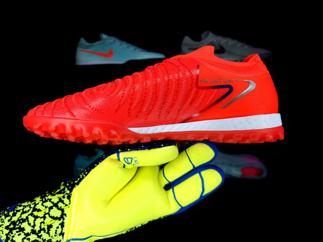 Сороконожки Nike Phantom GX 2 Elite TF