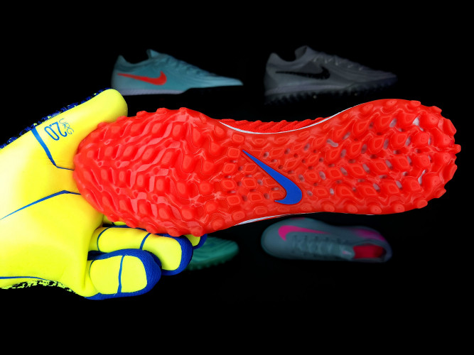 Сороконожки Nike Phantom GX 2 Elite TF