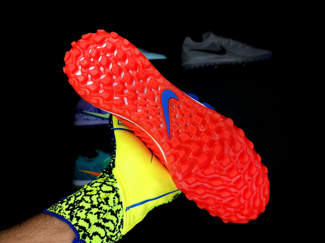 Сороконожки Nike Phantom GX 2 Elite TF