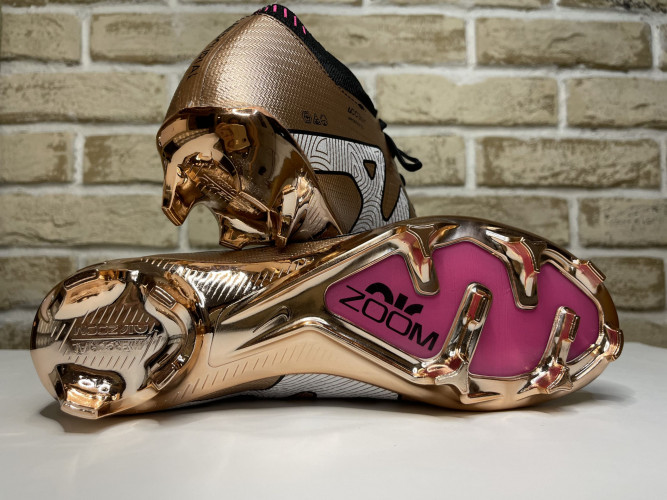 Бутсы Nike Air Zoom Mercurial Vapor 15 Elite FG золотые.