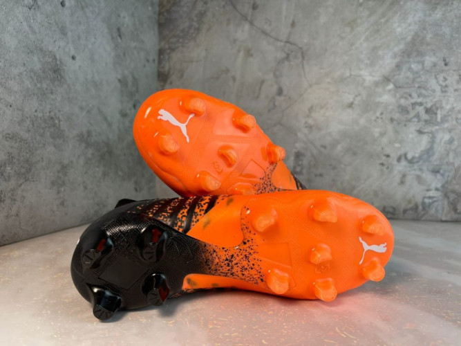 Бутсы Puma Future Z 1.3 FG черный/оранжевый