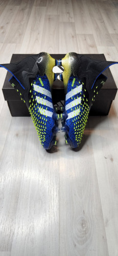 Бутсы — Adidas Predator Freak FG: