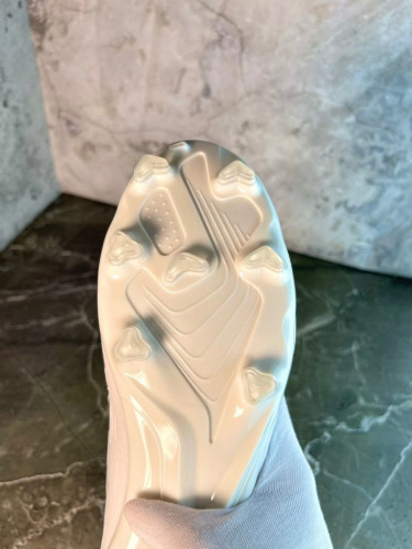 Бутсы Puma Ultra Ultimate FG белые