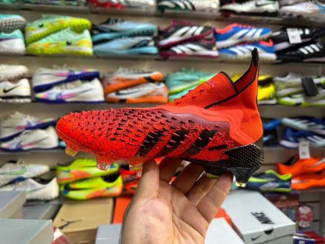 Бутсы — Adidas Predator Freak FG: