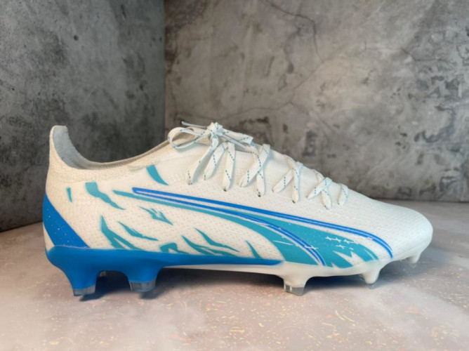 Бутсы Puma Ultra Ultimate FG белый/голубой