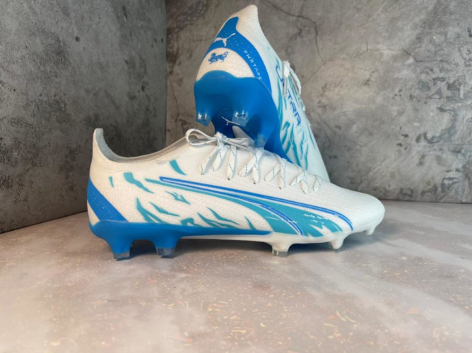 Бутсы Puma Ultra Ultimate FG белый/голубой