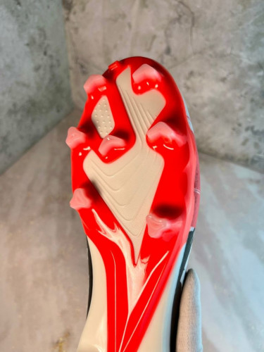 Бутсы Puma Ultra Ultimate FG черный/красный/белый