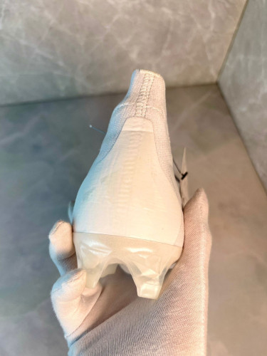 Бутсы Adidas Predator accuracy.1 FG белые